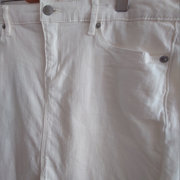 White Denim Skirt size 8 - Picture 3 of 6